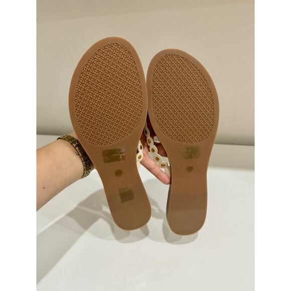 NWT Tory Burch Benton Scalloped Slip On Flat Thong Sandals White Womens Size 9.5 - Picture 6 of 6